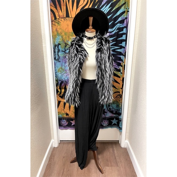🌈 Beautiful mystic fur vest - Picture 9 of 11